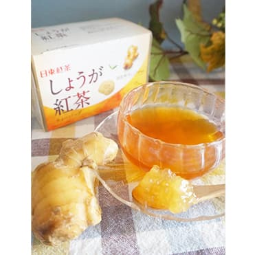しょうが紅茶と紅茶の写真